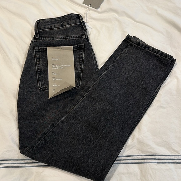 Everlane The Curvy 90’s Cheeky Straight Jean - Picture 4 of 4